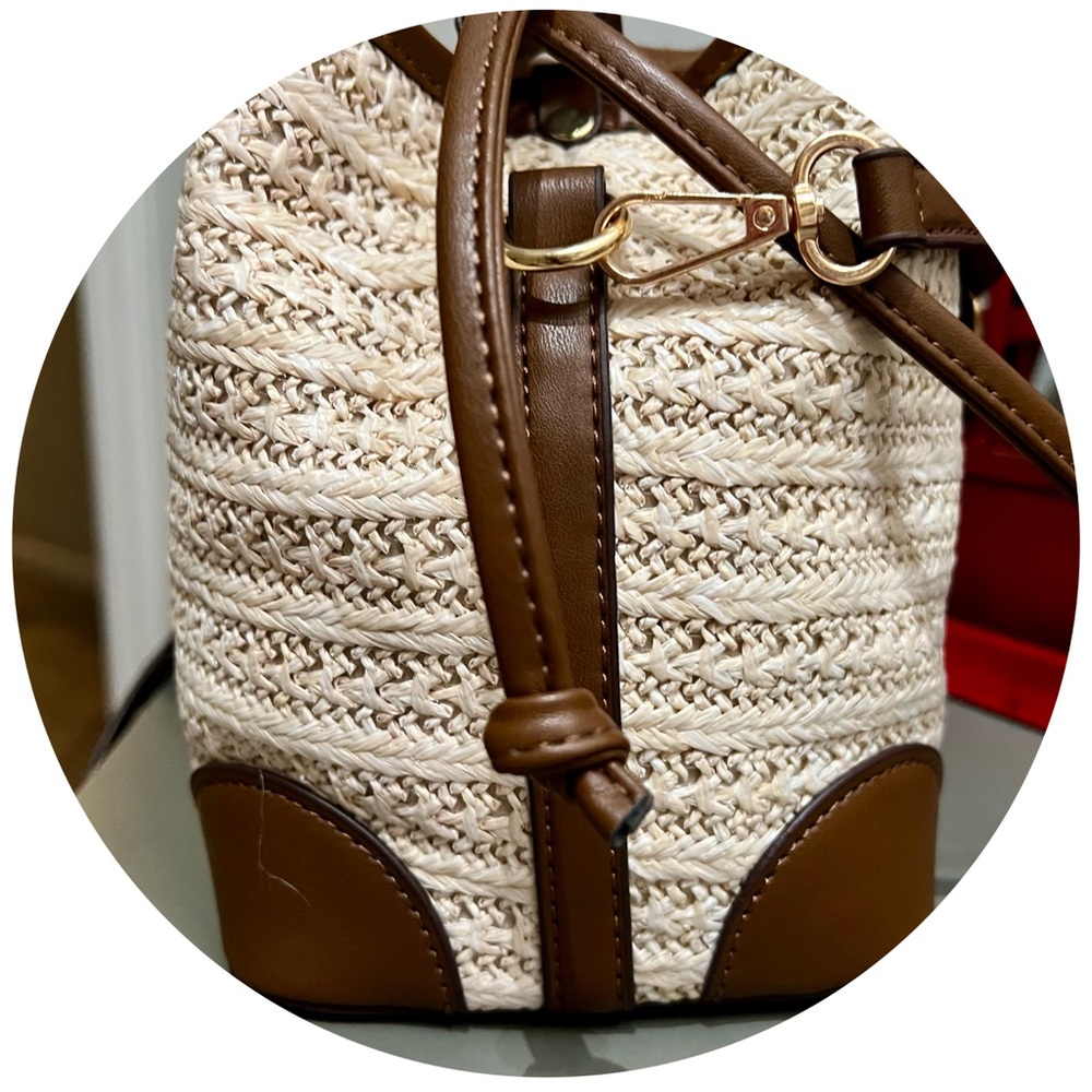 NEW! Bucket Crossbody Bag PU Stitching Woven Straw Shoulder Bag! - Picture 6 of 11